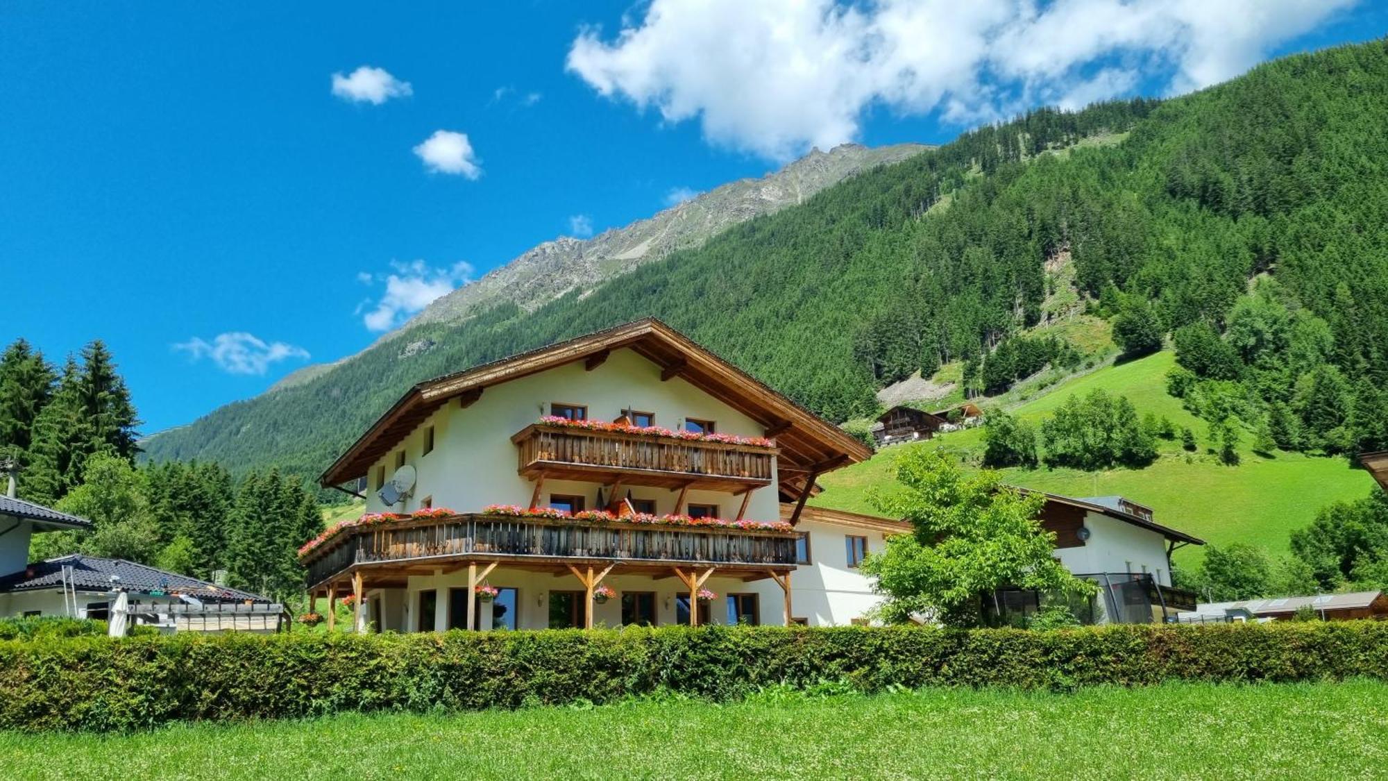 Gaestehaus Landhaus Tyrol Gries im Sellrain Exteriér fotografie